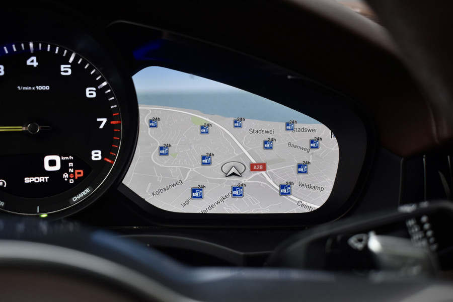 Porsche Cayenne Coupé 3.0 E-Hybrid 462pk Platinum Edition SportDesign | Pano | ACC | Trekhaak | 22'' Wielen | Bose | Achterasbesturing | Stoelventilatie | Sportuitlaat |