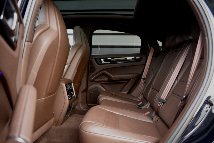 Porsche Cayenne Coupé 3.0 E-Hybrid 462pk Platinum Edition SportDesign | Pano | ACC | Trekhaak | 22'' Wielen | Bose | Achterasbesturing | Stoelventilatie | Sportuitlaat |