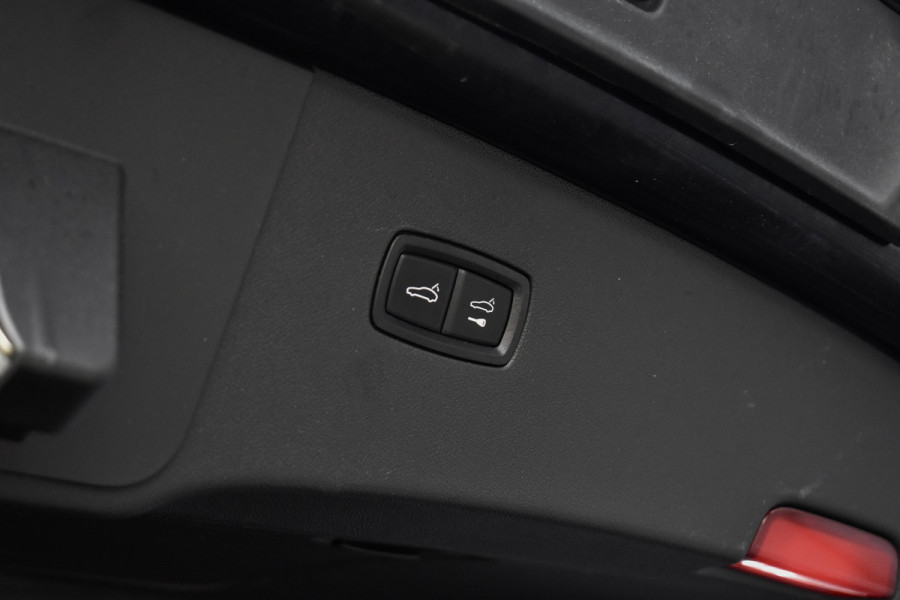 Porsche Cayenne Coupé 3.0 E-Hybrid 462pk Platinum Edition SportDesign | Pano | ACC | Trekhaak | 22'' Wielen | Bose | Achterasbesturing | Stoelventilatie | Sportuitlaat |