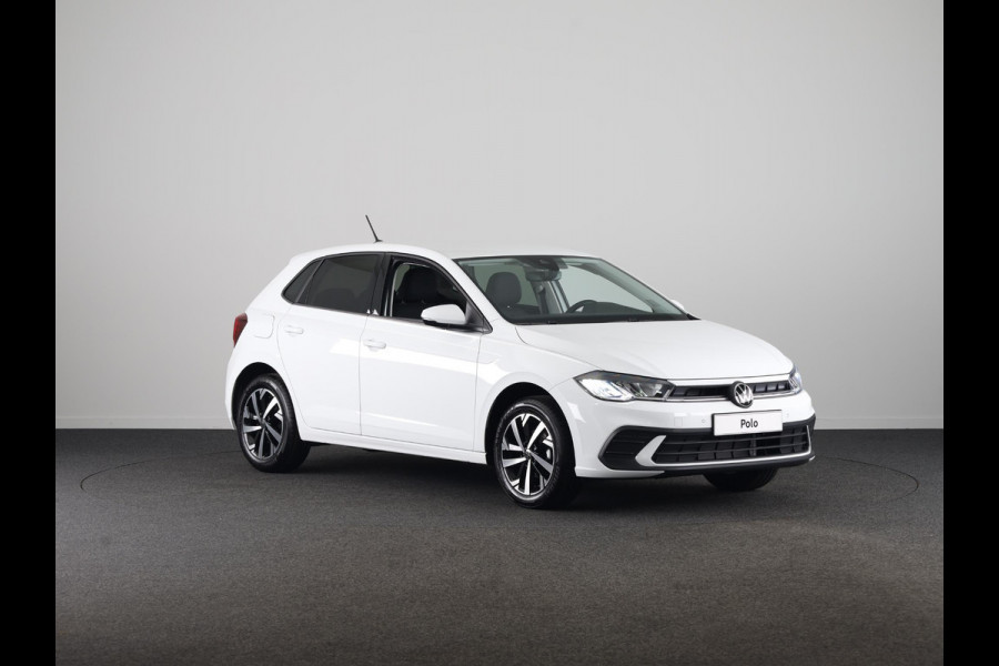 Volkswagen Polo GP Life Edition 1.0 95 pk 5 versn. Hand | 15" LM | Stoelverwarming | Camera |