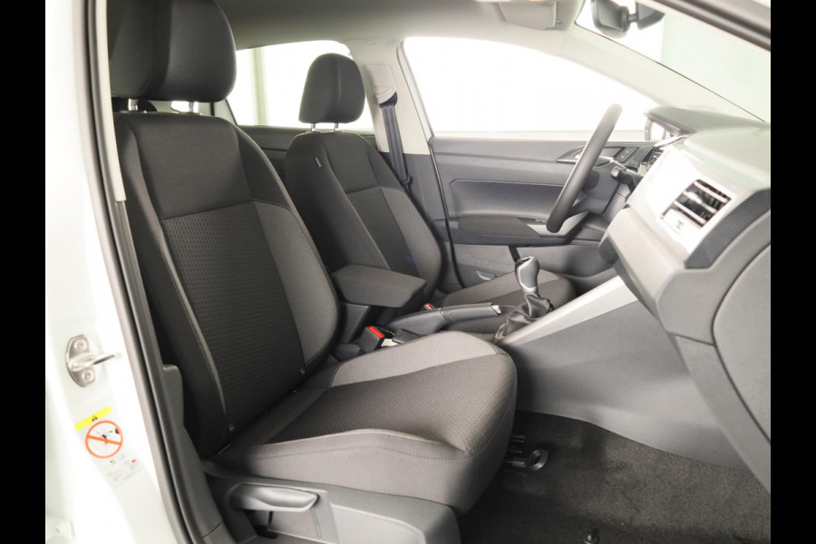 Volkswagen Polo GP Life Edition 1.0 95 pk 5 versn. Hand | 15" LM | Stoelverwarming | Camera |