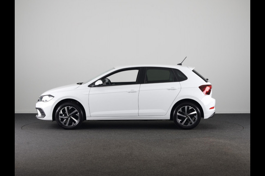 Volkswagen Polo GP Life Edition 1.0 95 pk 5 versn. Hand | 15" LM | Stoelverwarming | Camera |