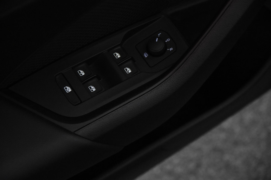 Škoda Octavia Combi 1.0 e-TSI Ambition DSG *1ste Eigenaar*Navigatie*Trekhaak*Parkassist*