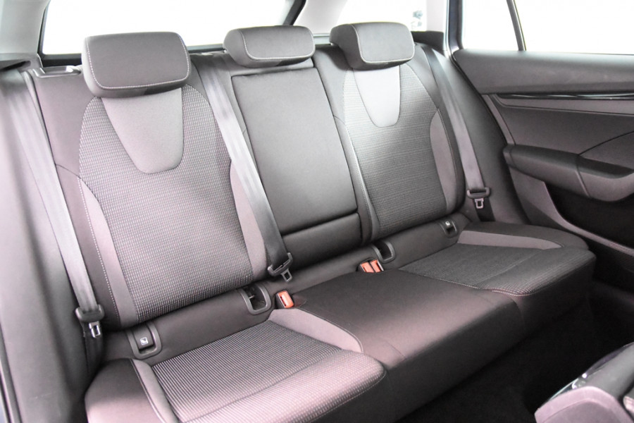 Škoda Octavia Combi 1.0 e-TSI Ambition DSG *1ste Eigenaar*Navigatie*Trekhaak*Parkassist*