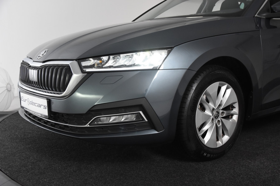 Škoda Octavia Combi 1.0 e-TSI Ambition DSG *1ste Eigenaar*Navigatie*Trekhaak*Parkassist*