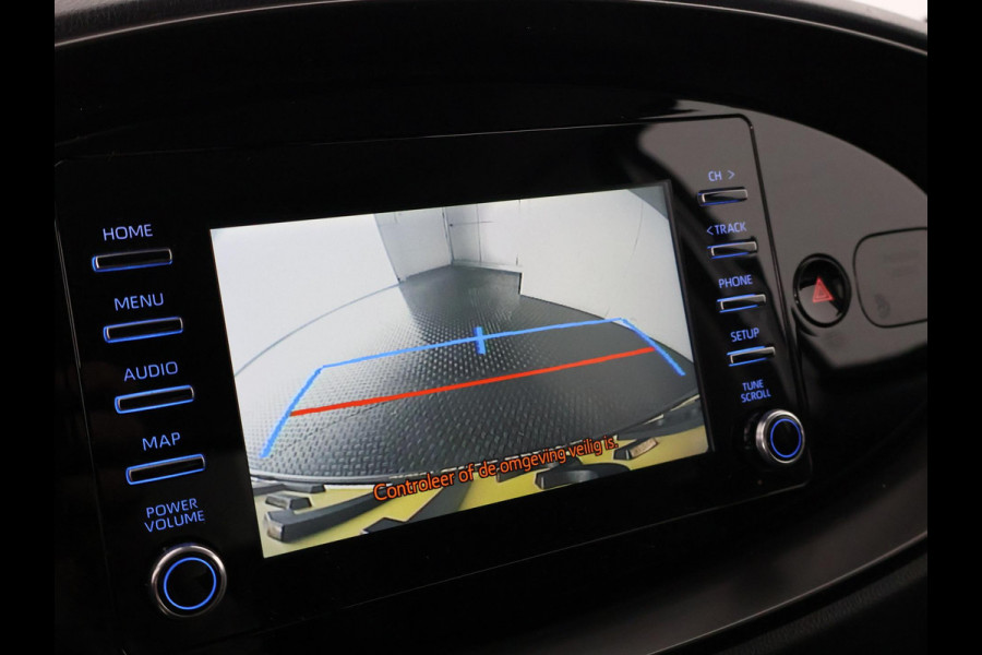 Toyota Aygo X 1.0 VVT-i MT Play Bi-Tone | Apple Carplay & AndroidAUTO | Camera | Privacy Glass |