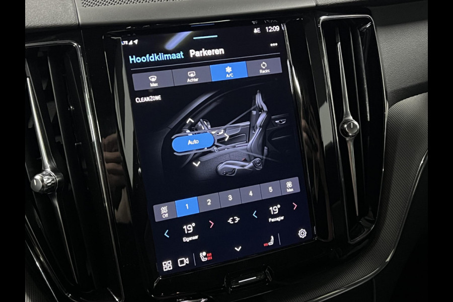 Volvo XC60 2.0 T6 Plug-in hybrid AWD Plus Dark Trekhaak | Open dak | 360 camera | Stuur-/stoelverwarming | Memory | Carplay | Harman/Kardon