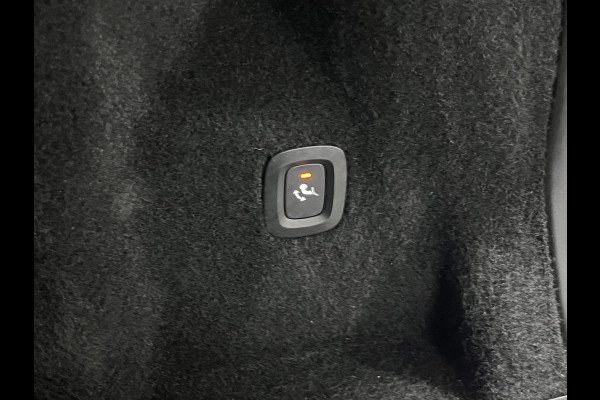 Volvo XC60 2.0 T6 Plug-in hybrid AWD Plus Dark Trekhaak | Open dak | 360 camera | Stuur-/stoelverwarming | Memory | Carplay | Harman/Kardon