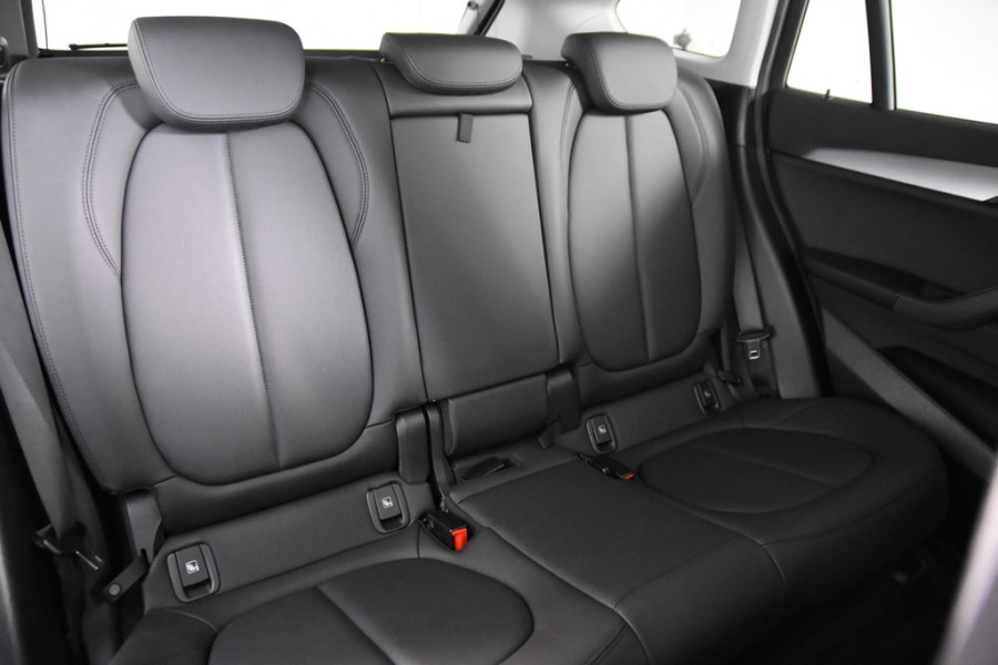 BMW X1 sDrive18i X-Line *1ste Eigenaar*Leer*Navigatie*Stoelverwarming*