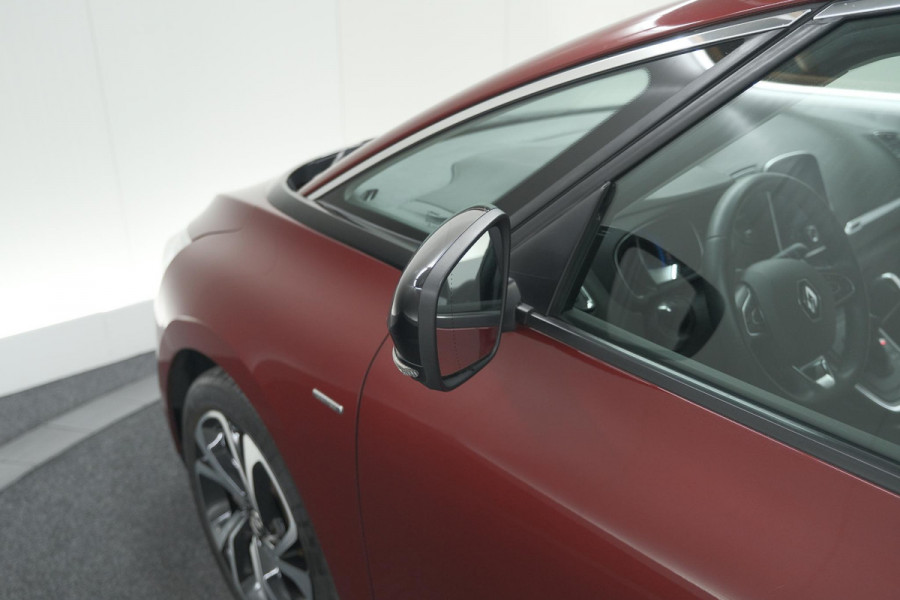 Renault Scénic TCe 140 EDC Limited | Camera | Stoelverwarming | Navigatie | Apple Carplay