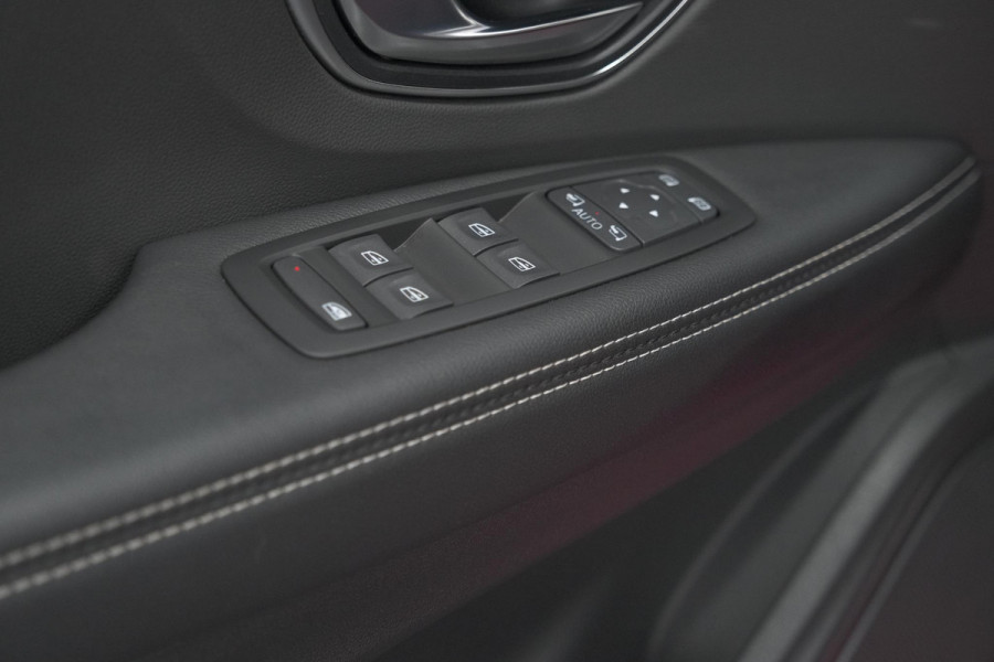 Renault Scénic TCe 140 EDC Limited | Camera | Stoelverwarming | Navigatie | Apple Carplay