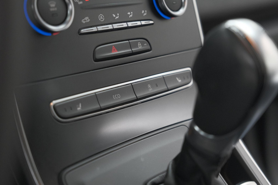 Renault Scénic TCe 140 EDC Limited | Camera | Stoelverwarming | Navigatie | Apple Carplay