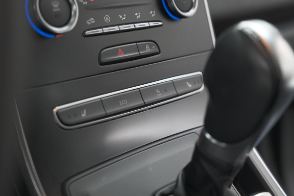 Renault Scénic TCe 140 EDC Limited | Camera | Stoelverwarming | Navigatie | Apple Carplay