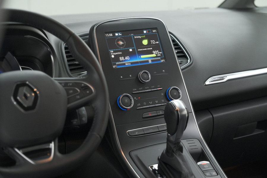 Renault Scénic TCe 140 EDC Limited | Camera | Stoelverwarming | Navigatie | Apple Carplay