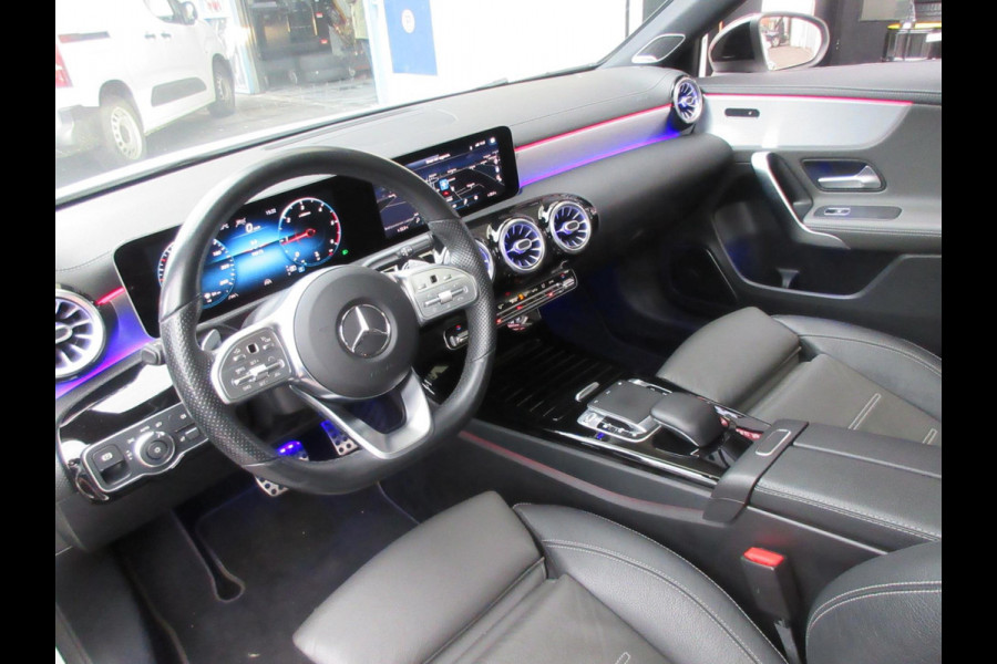 Mercedes-Benz A-Klasse 180 d AMG Sfeer Distronic Pano 19''