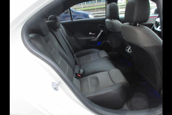 Mercedes-Benz A-Klasse 180 d AMG Sfeer Distronic Pano 19''