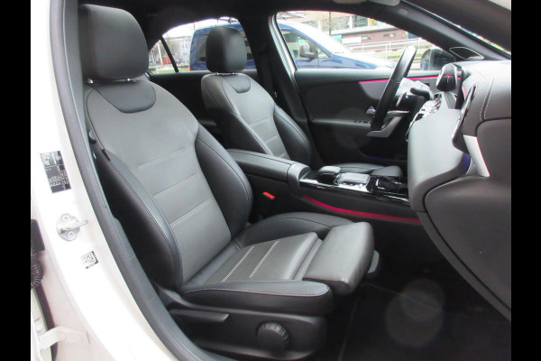 Mercedes-Benz A-Klasse 180 d AMG Sfeer Distronic Pano 19''