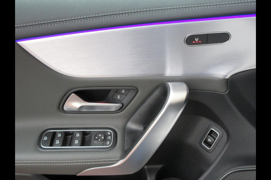 Mercedes-Benz A-Klasse 180 d AMG Sfeer Distronic Pano 19''