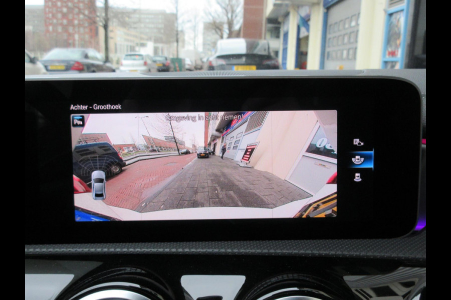 Mercedes-Benz A-Klasse 180 d AMG Sfeer Distronic Pano 19''