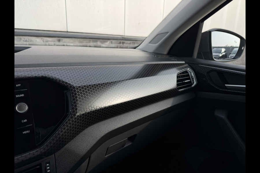 Volkswagen T-Cross 1.0 TSI Style | Trekhaak | Carplay | LED | Camera