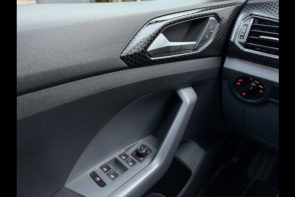 Volkswagen T-Cross 1.0 TSI Style | Trekhaak | Carplay | LED | Camera