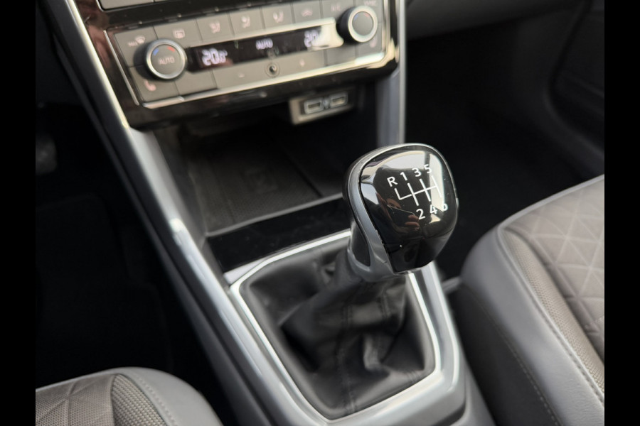 Volkswagen T-Cross 1.0 TSI Style | Trekhaak | Carplay | LED | Camera