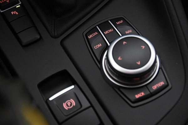 BMW X1 sDrive16d Sportline *1ste Eigenaar*Navigatie*Trekhaak*Camera*