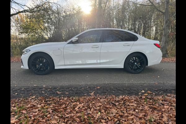 BMW 3-serie 330e M Sport |Head-Up|H&K|Pano|Laser|Driving ass|