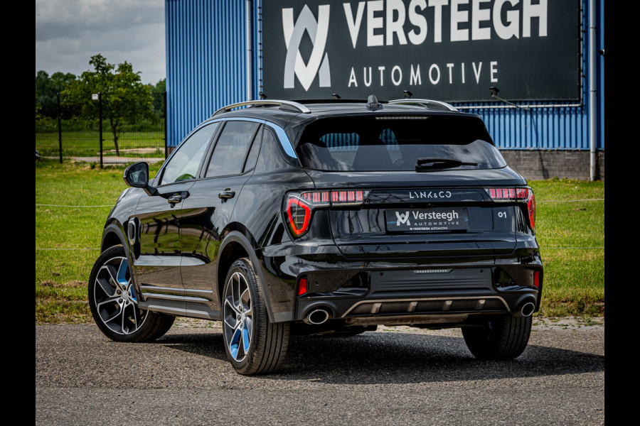 Lynk & Co 01 1.5 Plug-In Hybrid 262pk Zwarte hemel|360 Camera|Panoramadak