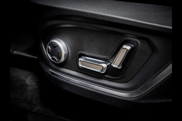 Lynk & Co 01 1.5 Plug-In Hybrid 262pk Zwarte hemel|360 Camera|Panoramadak