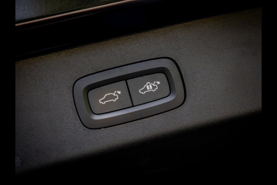 Lynk & Co 01 1.5 Plug-In Hybrid 262pk Zwarte hemel|360 Camera|Panoramadak