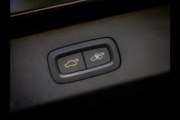 Lynk & Co 01 1.5 Plug-In Hybrid 262pk Zwarte hemel|360 Camera|Panoramadak