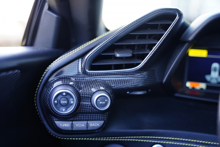 Ferrari 488 3.9 Spider HELE / Full Akrapovic / Tri Coat Paint / Painted Livery / Lifting