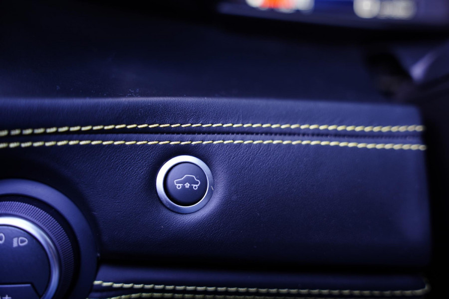 Ferrari 488 3.9 Spider HELE / Full Akrapovic / Tri Coat Paint / Painted Livery / Lifting