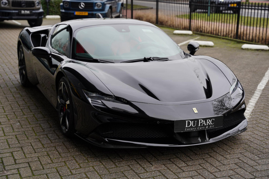 Ferrari SF90 Stradale 4.0 V8 / Carbon Interieur + Exterieur / Lifting