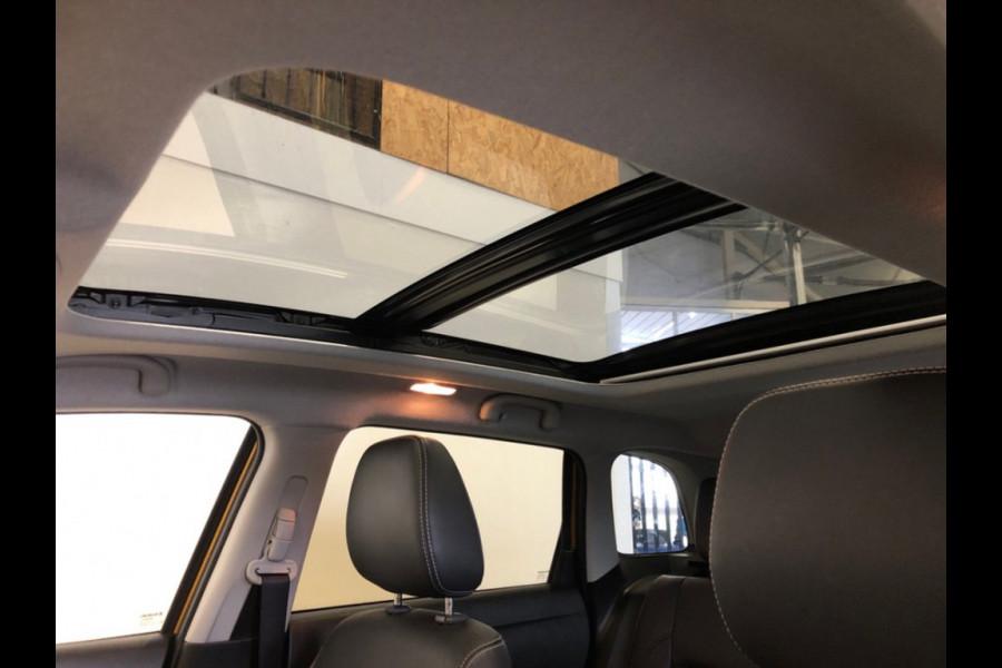 Suzuki Vitara 1.5 Hybrid Style - Automaat - Pano/Schuifdak - Trekhaak - Navi - Org.NL