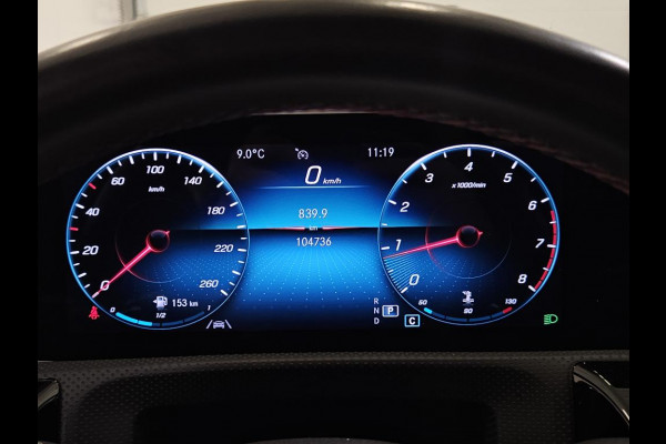 Mercedes-Benz A-Klasse 180 Business Solution AMG | Panoramadak | Stoelverwarming | Camera | Navigatie | Apple Carplay | Keyless | Cruise Control | DAB |
