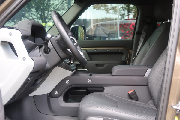 Land Rover Defender P 400 E 110 Hybride X-Dynamic SE Leder Zwart