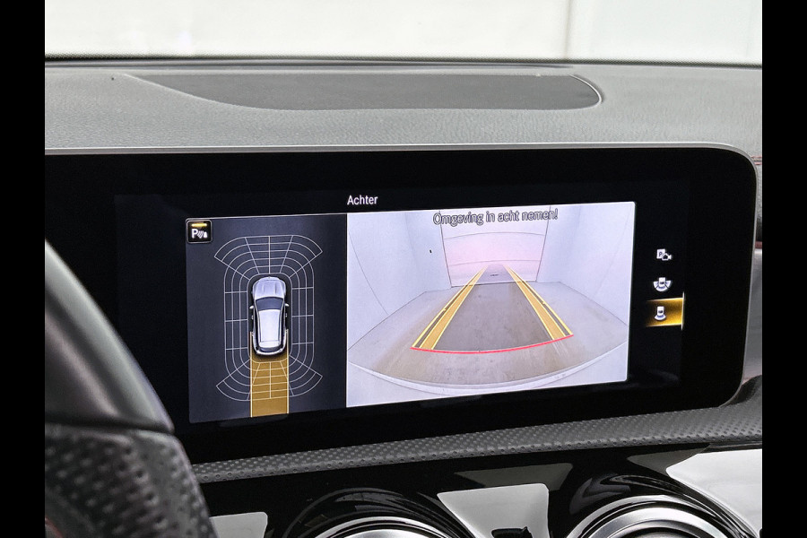 Mercedes-Benz CLA-Klasse Shooting Brake 200 Business Solution AMG (PANORAMADAK, SFEERVERLICHTING, CAMERA, LEDER)