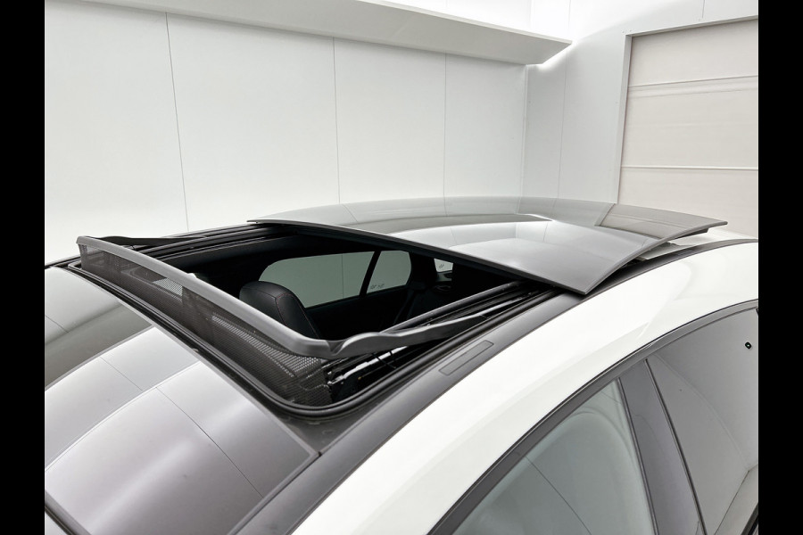 Mercedes-Benz CLA-Klasse Shooting Brake 200 Business Solution AMG (PANORAMADAK, SFEERVERLICHTING, CAMERA, LEDER)