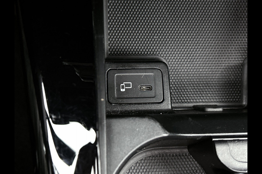 Mercedes-Benz CLA-Klasse Shooting Brake 200 Business Solution AMG (PANORAMADAK, SFEERVERLICHTING, CAMERA, LEDER)