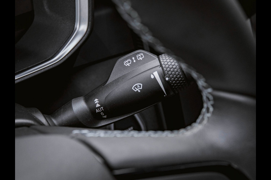 Lynk & Co 01 1.5 Black Edition Panoramadak/360° Camera/ACC/Stoelverwarming