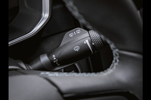 Lynk & Co 01 1.5 Black Edition Panoramadak/360° Camera/ACC/Stoelverwarming