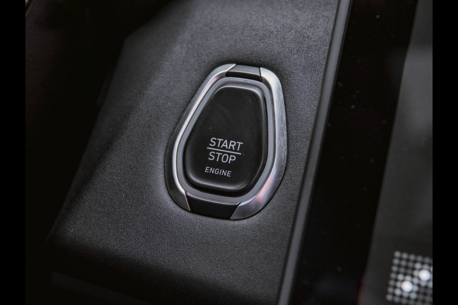 Lynk & Co 01 1.5 Black Edition Panoramadak/360° Camera/ACC/Stoelverwarming