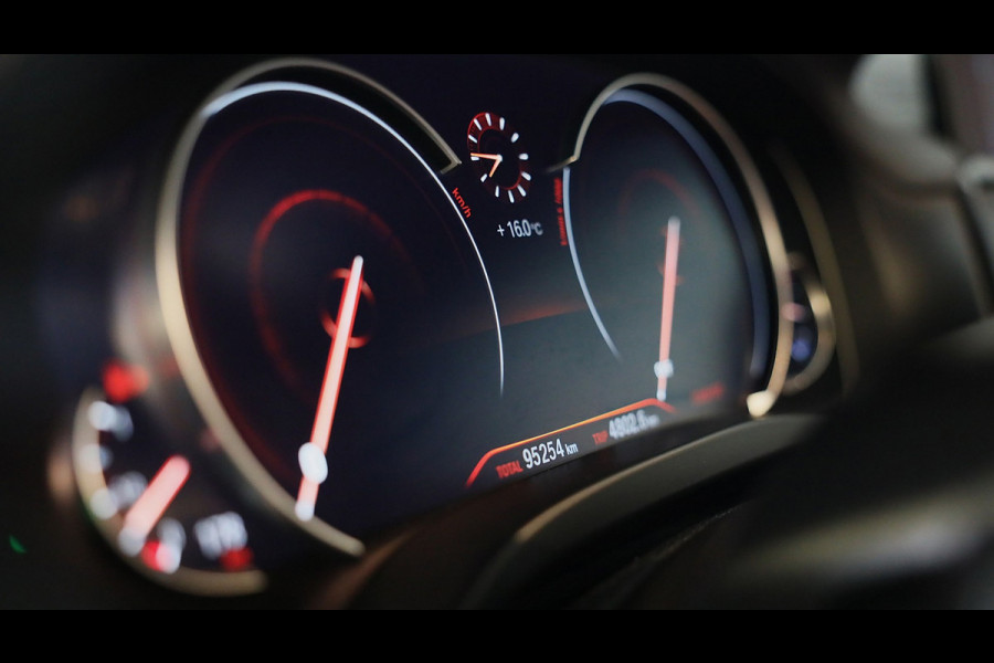 BMW X4 XDrive20i M Sport / NAP / AUT / Head Up / Leder / F1 / Elek Stoelen / Cruise Control / Open Panoramadak / Xenon / Pdc / 21