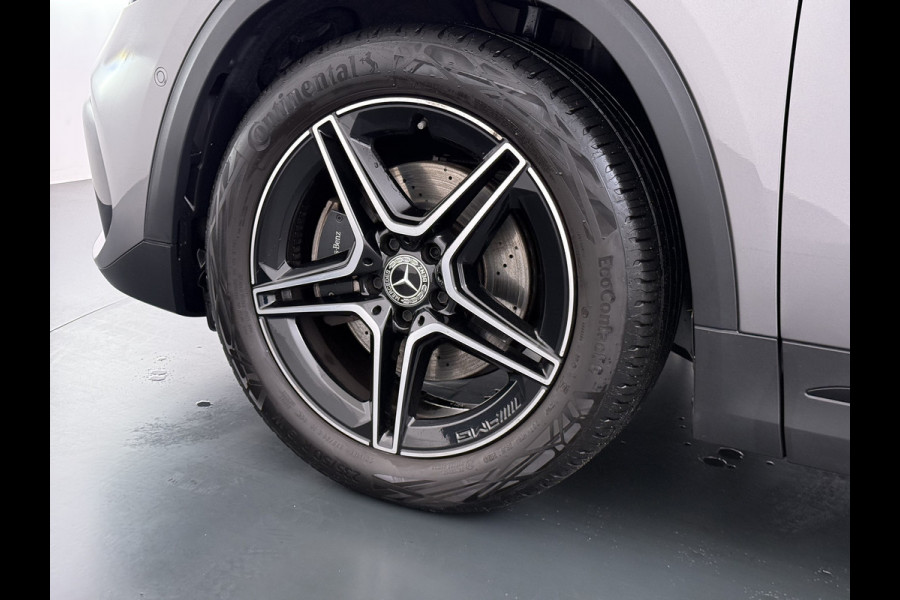Mercedes-Benz GLA 180 AMG // Camera // Elek. Achterklep // Sfeerverlichting // Night pakket // 19" AMG Velgen // LED