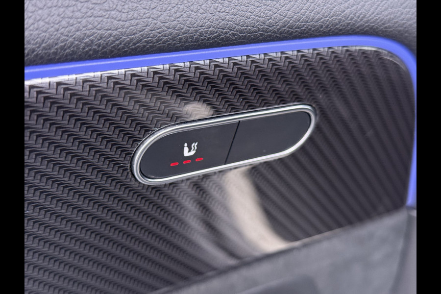 Mercedes-Benz GLA 180 AMG // Camera // Elek. Achterklep // Sfeerverlichting // Night pakket // 19" AMG Velgen // LED