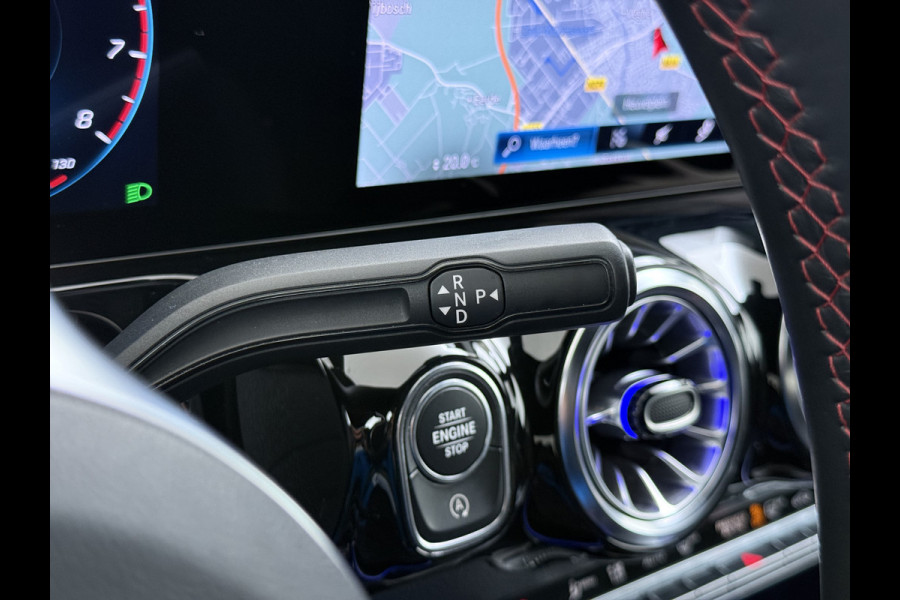 Mercedes-Benz GLA 180 AMG // Camera // Elek. Achterklep // Sfeerverlichting // Night pakket // 19" AMG Velgen // LED