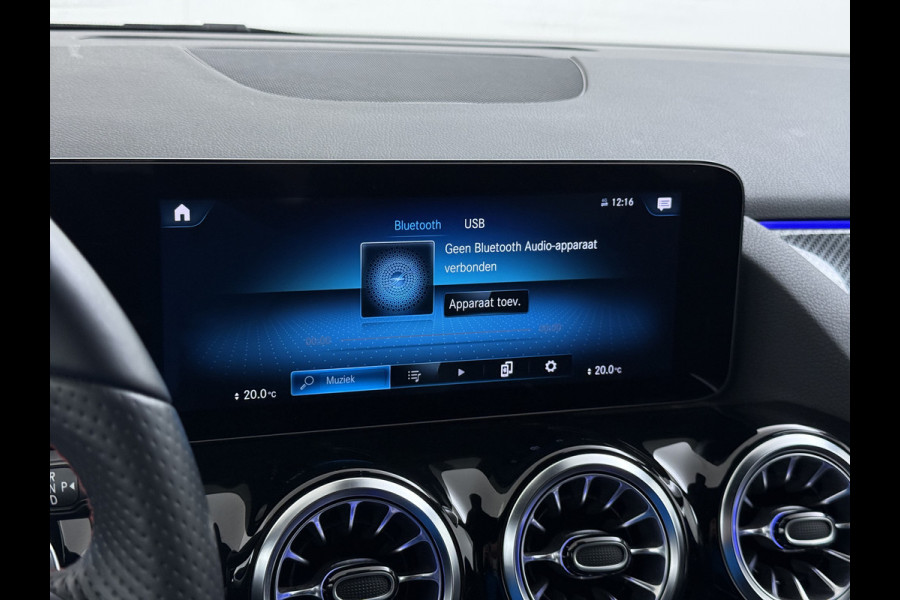 Mercedes-Benz GLA 180 AMG // Camera // Elek. Achterklep // Sfeerverlichting // Night pakket // 19" AMG Velgen // LED