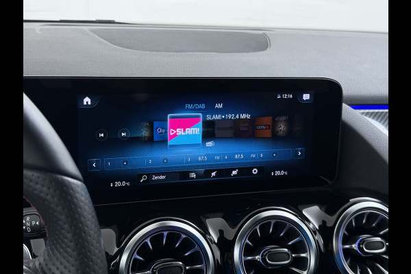 Mercedes-Benz GLA 180 AMG // Camera // Elek. Achterklep // Sfeerverlichting // Night pakket // 19" AMG Velgen // LED